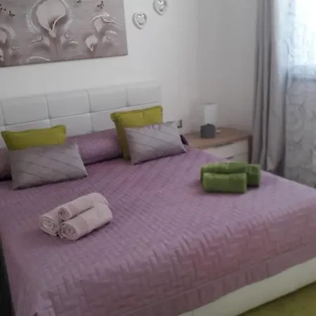 Elisa Sunshine Casa Vacanza Holiday home Uta